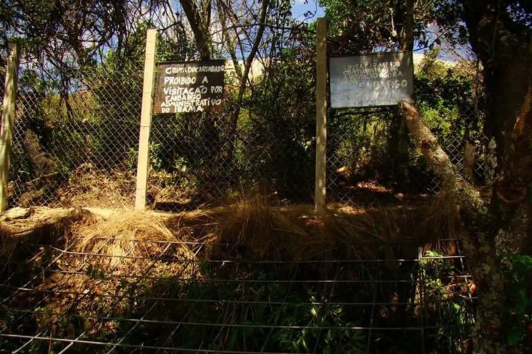 A Gruta do Carimbado: Um Tesouro Natural no Brasil